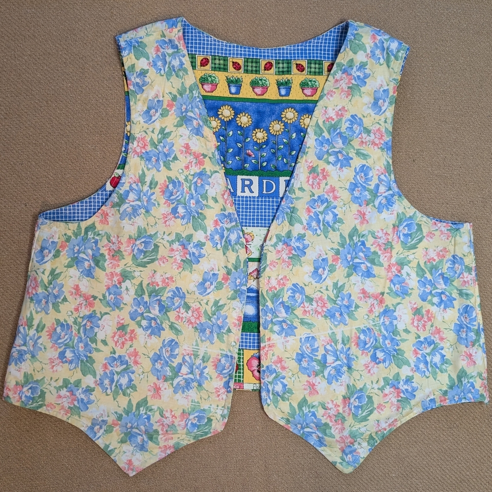 Floral Spring Garden Theme Patterned Reversible O… - image 8